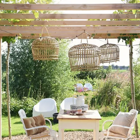 Bed and breakfast Leuk! Slapen Den Oever